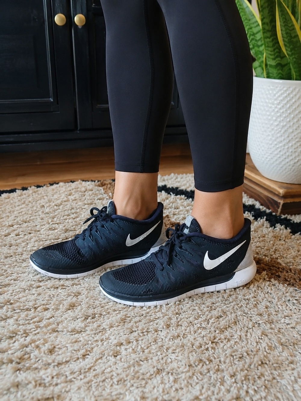 Nike Women’s Black and White Running Shoes Sizec7.5